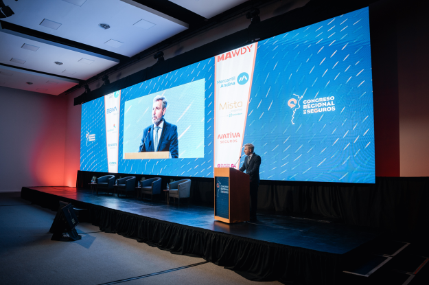 A Congreso general de Seguros-67